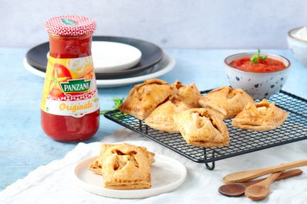 Puff Pastry Pockets With Tomato Sauce3632