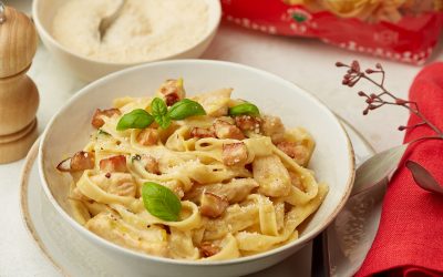 860- Tagliatelles à la sauce Carbonara et Dinde Fumée / Tagliatelle With Carbonara Sauce & Smoked Turkey