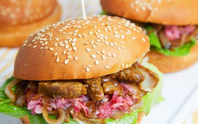 914- Caramelized Onions and Spiced Meat Sandwich/ ساندوتش بالبصل المكرمل واللحم المتبل