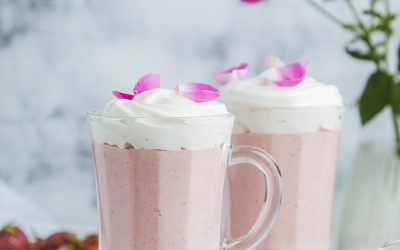 929- Strawberry Milkshake with Rose Water / ميلك شيك بالفراولة وماء الورد
